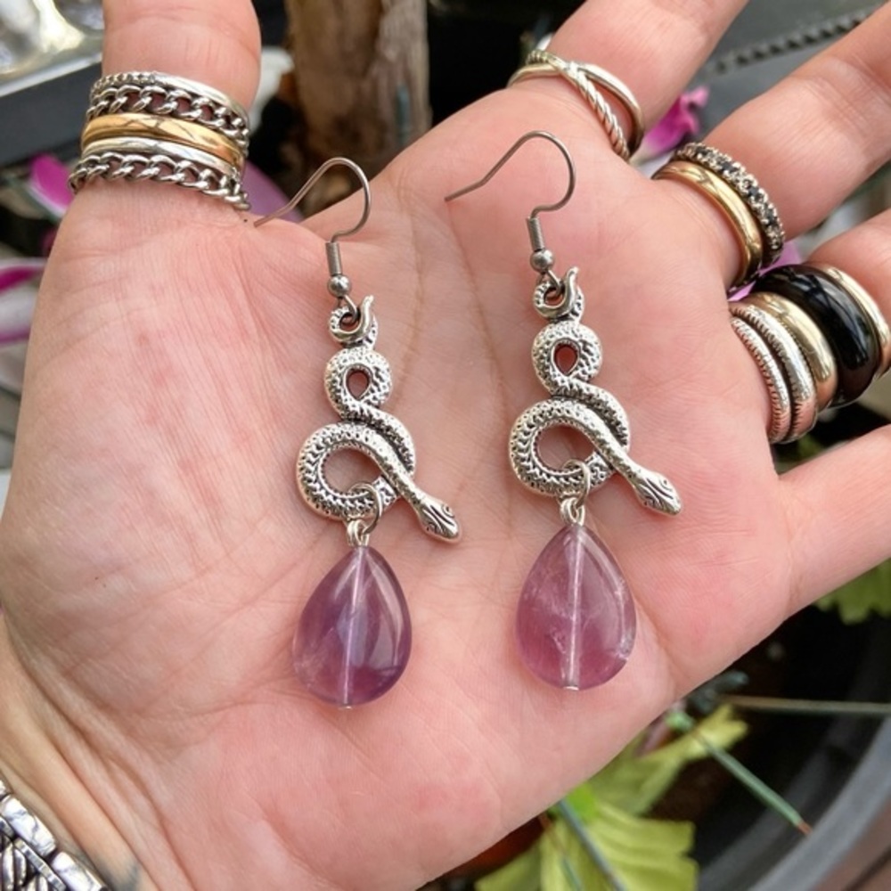 π΄ Purple fluorite drop snake design dangly earrings - Picture 9 of 10